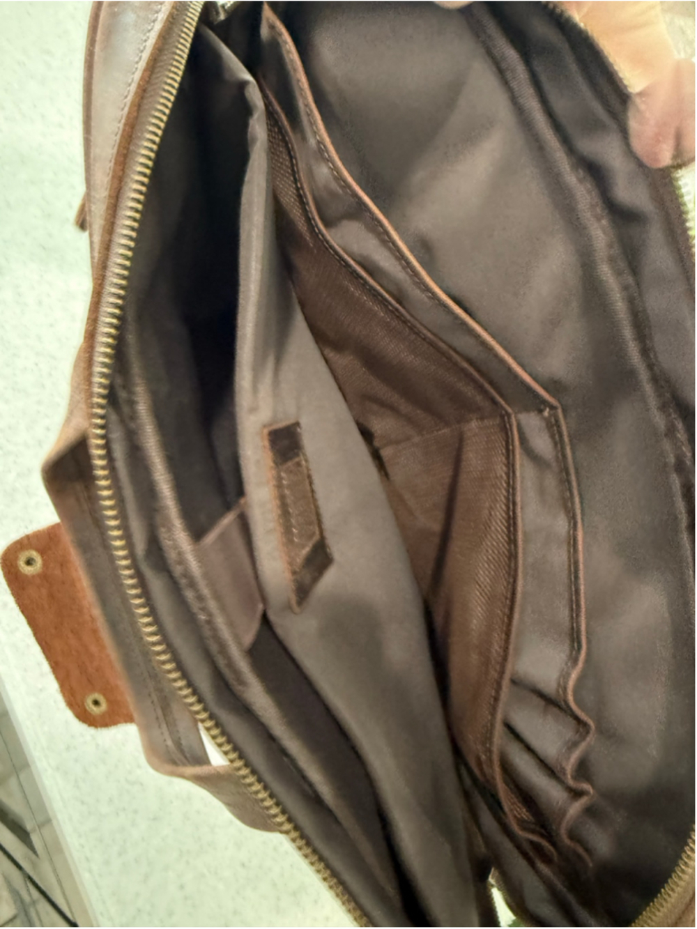 Men's Leather Computer Bag - Picture 5 of 8